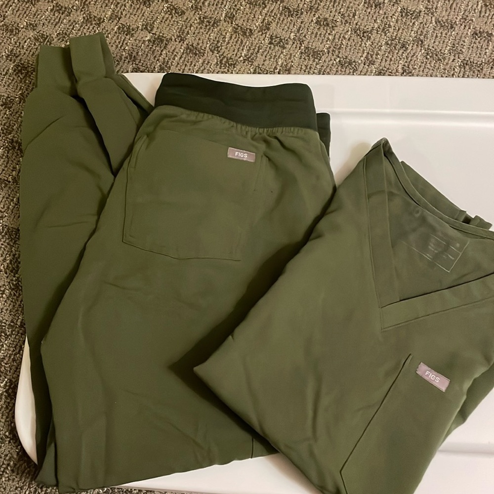 Figs scrubs